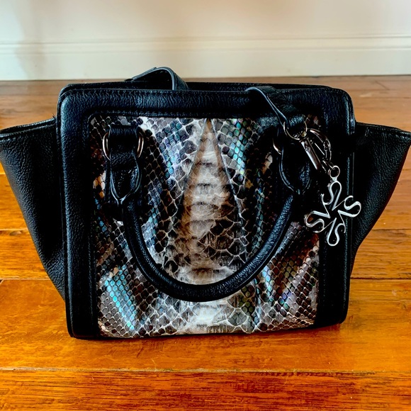 Vera Wang evening clutch - Picture 1 of 1